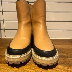 Super rad platform boot, winter friendly